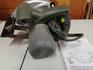 lot 20 image: Craftsman Evolv 12 Amps 7 14-inch Compact Circular Saw with Manual