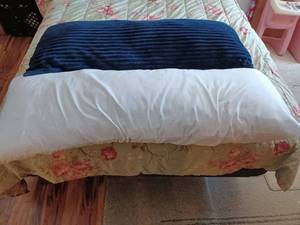 lot 57 image: Two Plush Body Pillows - Nearly New and Used Very Little