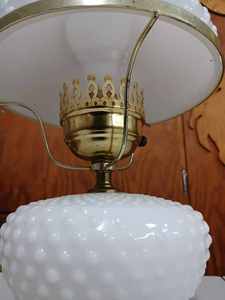 lot 61 image: Vintage White Hobnail Pattern Table Lamp - Stands 17.5-inches Tall