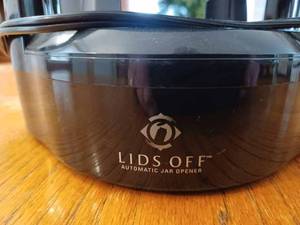 lot 62 image: Black & Decker Lids Off Electric Automatic Jar Opener - Nearly New, Has had Little Use