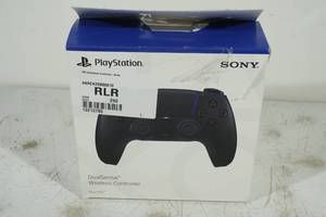 lot 7 image: Sony PS5 Dualsense Controller