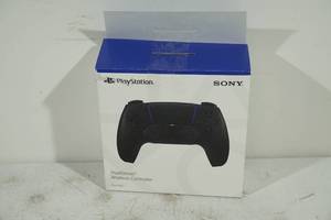 lot 13 image: Sony PS5 Dualsense Controller