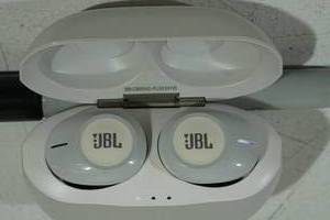 lot 26 image: JBL Tune 125TWS True Wireless Earbuds