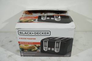 lot 71 image: Black and Decker 4 Slice Toaster