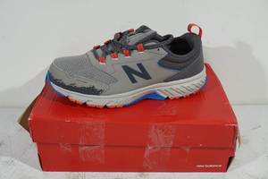 lot 131 image: NEW New Balance Trail Running Shoes - Mens 13 4E
