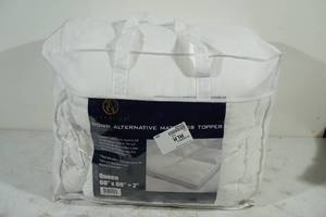 lot 186 image: Superior Down Alternative Mattress Topper - Queen