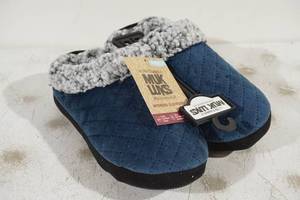 lot 187 image: NEW Muk Luks Womens Slippers - Medium 7-8