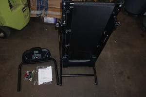 lot 245 image: Fitness Reality TRE2500 Folding Electric Treadmill - Works