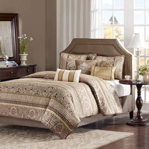 lot 35 image: Madison Park Venetian 6 Pc Coverlet Set - FullQueen