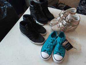 Womens Shoes Size 5.56