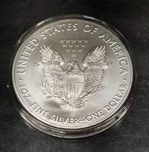 2017 AMERICAN SILVER EAGLE 1 TROY OZ .999 FINE SILVER IN AIRTITE