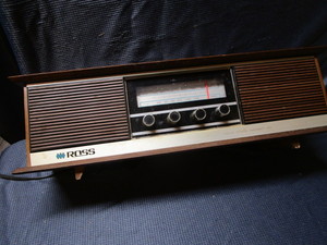 Ross Table Radio