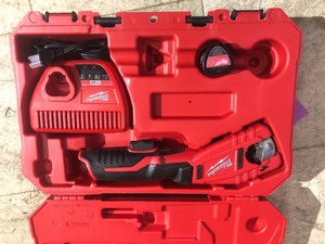 Milwaukee M12 12-Volt Lithium-Ion Cordless Copper Tubing Cutter Kit with 1.5 Ah Battery, Charger and Hard Case