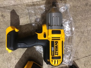 DEWALT 20-Volt MAX Cordless 12 in. High Torque Impact Wrench with Detent Pin & (1)  20-Volt 4.0Ah Batteries