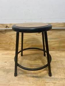 lot 115 image: NATIONAL PUBLIC SEATING 18 Stool