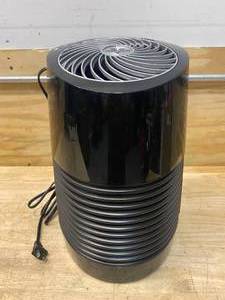 lot 49 image: VORNADO Whole Room Evaporative Vortex Humidifier
