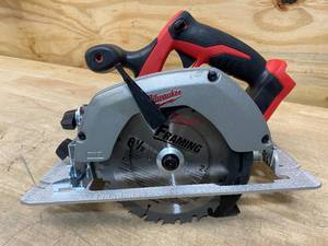 lot 89 image: MILWAUKEE M18 18-Volt Lithium-Ion Cordless 6-12 in. Circular Saw (Tool-Only)