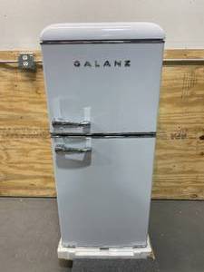 lot 107 image: GALANZ 4.0 cu. ft. Retro Mini Refrigerator with Dual Door True Freezer in White (not working)