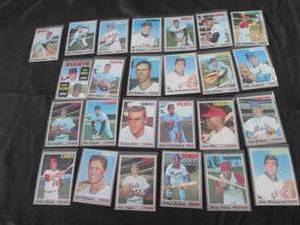 lot 2 image: 2. 25 1970 Topps Baseball Cards...