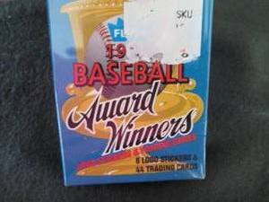 lot 17 image: 17. 1990 Fleer Award Winners Set...