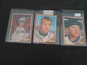 lot 38 image: 38. 3 1962 Topps Cards...