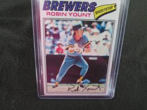 lot 127 image: 127. 1977 Topps Robin Yount Card...