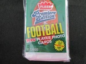 lot 190 image: 190. 8 1990 Fleer Football Packs...