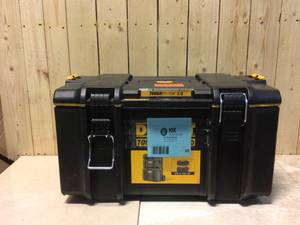 DEWALT TOUGHSYSTEM 2.0 22 in. Large Tool Box Customer Returns See Pictures