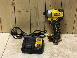 DEWALT TOOL Customer Returns See Pictures