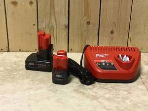 Milwaukee M12 12V Lithium-Ion Starter Kit with One 6.0 Ah and One 3.0 Ah Battery, Charger and Contractor Bag Customer Returns See Pictures