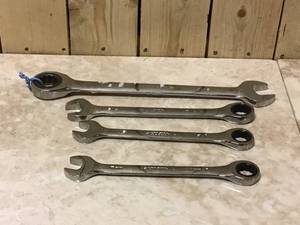MIX LOT OF WRENCHES Customer Returns See Pictures