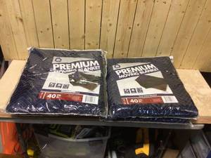 lot 19 image: Pratt Retail Specialties 80 in. L x 72 in. W Premium Moving Blanket Customer Returns See Pictures
