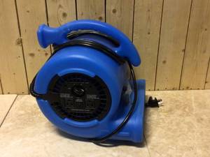 lot 34 image: B-Air 14 HP Air Mover Blower Fan for Water Damage Restoration Carpet Dryer Floor Home and Plumbing Use in Blue Customer Returns See Pictures
