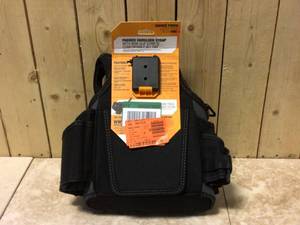 lot 35 image: TOUGHBUILT Service Pouch 12.60 in. Tool Bag with 20-Pockets Shoulder Strap and Loops in Black Customer Returns See Pictures
