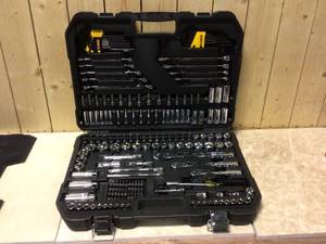 lot 42 image: DEWALT 14 in., 38 in., and 12 in. Drive Polished Chrome Mechanics Tool Set (200-Piece) Customer Returns See Pictures