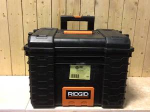 lot 44 image: RIDGID STORAGE TOOL BOX Customer Returns See Pictures