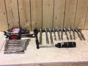 BIG MIX LOT OF HUSKY TOOLS Customer Returns See Pictures