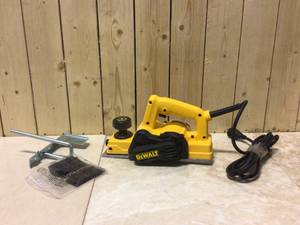 DEWALT 5.5 Amp Corded 3-14 in. Portable Hand Planer  USED&nbsp&nbspCustomer Returns See Pictures