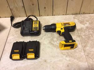 lot 19 image: DEWALT 20-Volt MAX Cordless 12 in. DrillDriver, (2) 20-Volt 1.3Ah Batteries, Charger & Bag Customer Returns See Pictures