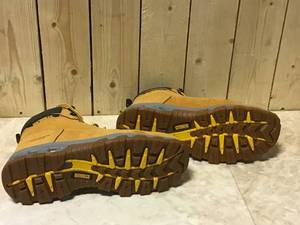 lot 31 image: DEWALT Mens Halogen 6 Work Boots - Steel Toe - Wheat Size 10.5(M) Customer Returns See Pictures
