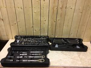 lot 38 image: Husky Mechanics Tool Set in Connect Trays (270-Piece)  MISSING SOME SCREWS Customer Returns See PicturesCustomer Returns See Pictures