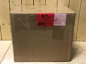 lot 51 image: Iris 5 Qt. Storage Box in Clear Customer Returns See Pictures