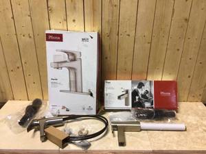 lot 64 image: MIX LOT OF PFISTER FAUCET Customer Returns See Pictures