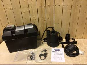 lot 71 image: Superior Pump Utility 12-Volt Thermoplastic Submersible Utility Pump Customer Returns See Pictures