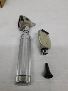 lot 37 image: Otoscope (Battery Operated)