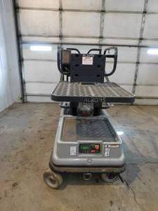 lot 13 image: 2012 JLG 10MSP Order Picker  Personnel Lift