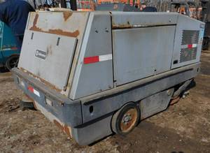 lot 26 image: Advance 7765 Scrubber