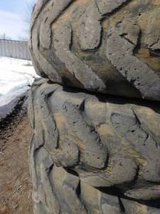 lot 27 image: 4 - Foam Filled PrimeX 14.00 - 24 16 Ply Telehandler Tires