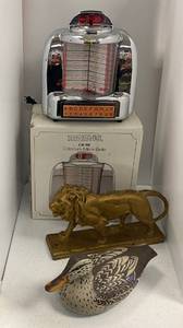 Thomas CR - 9R collectors edition radio, decoy and lion statue