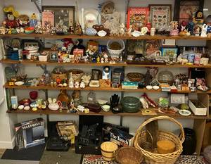 Massive group of houseware items and collectibles